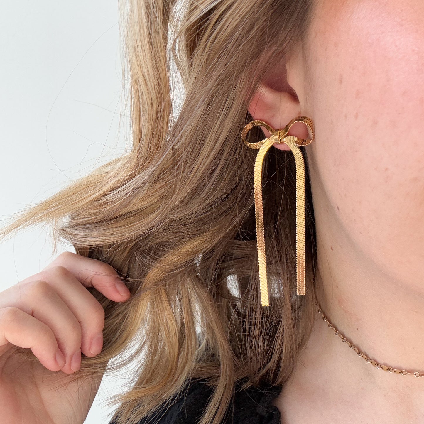 Wrapped in Ribbon Chain Stud