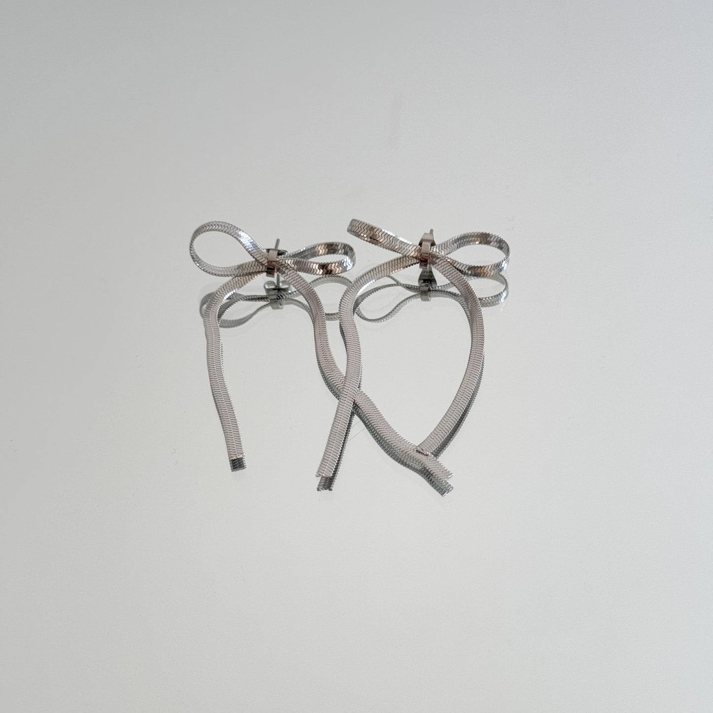 Wrapped in Ribbon Chain Stud